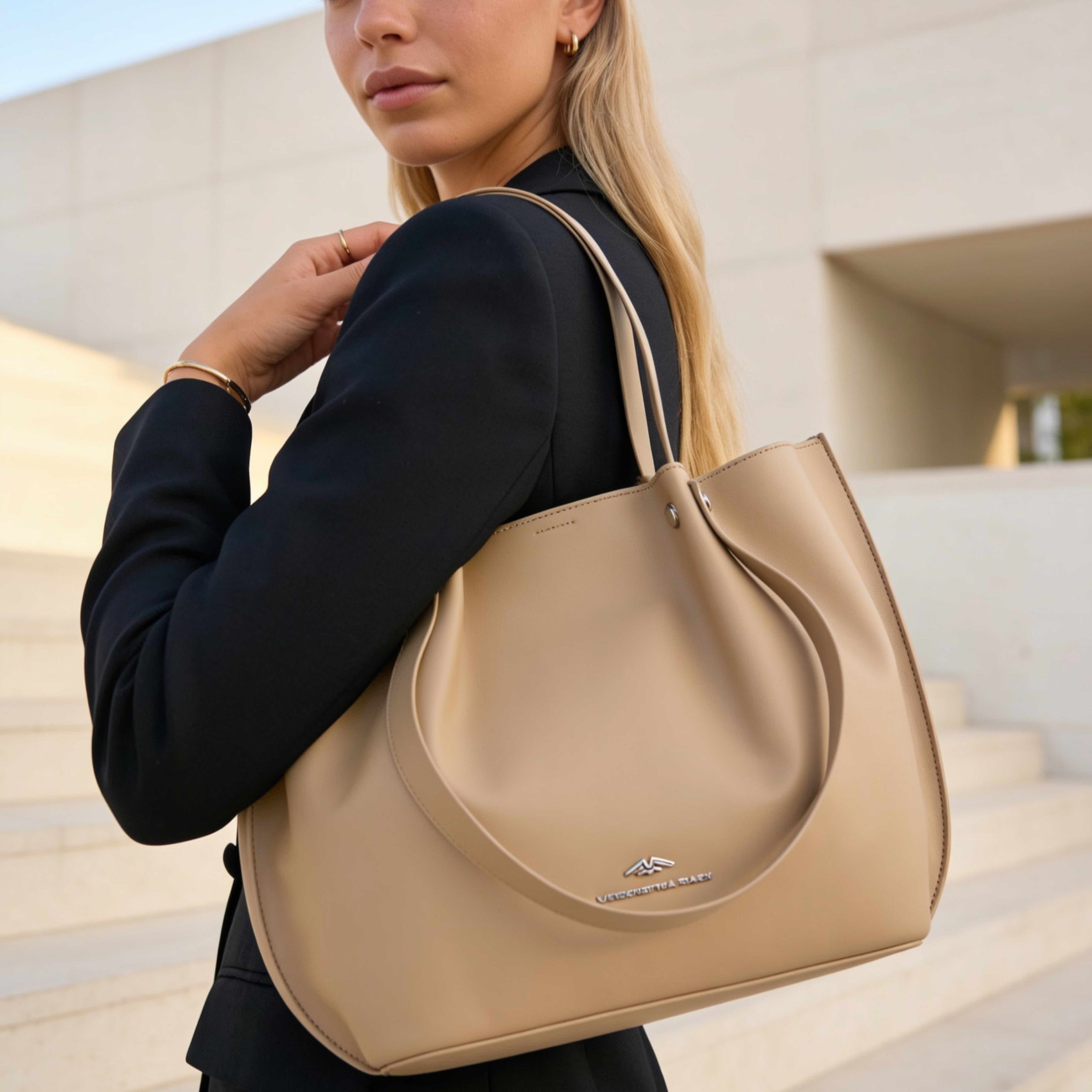 Bolso de piel grande y cómodo para diario.
