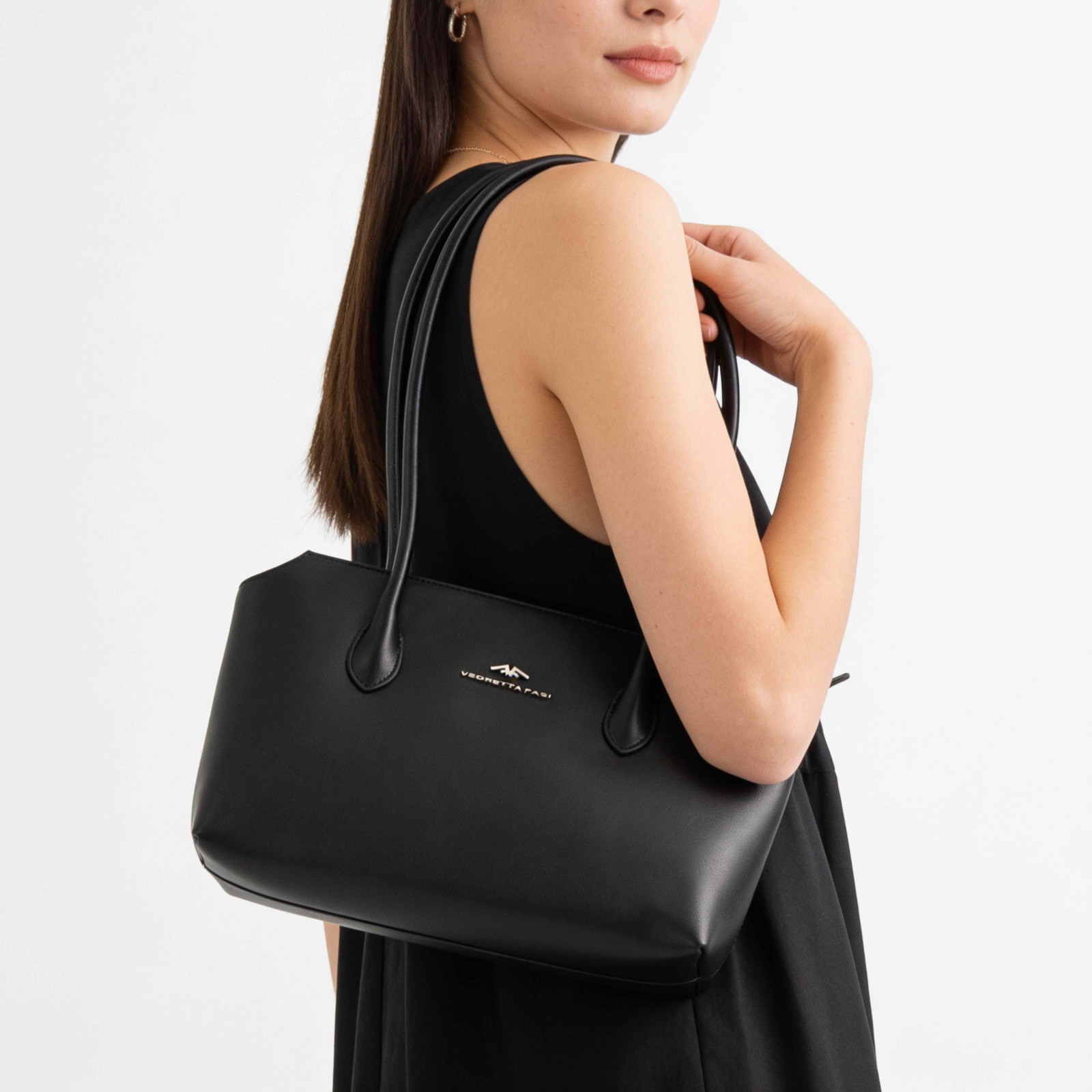 Frente bolso negro mediano 2