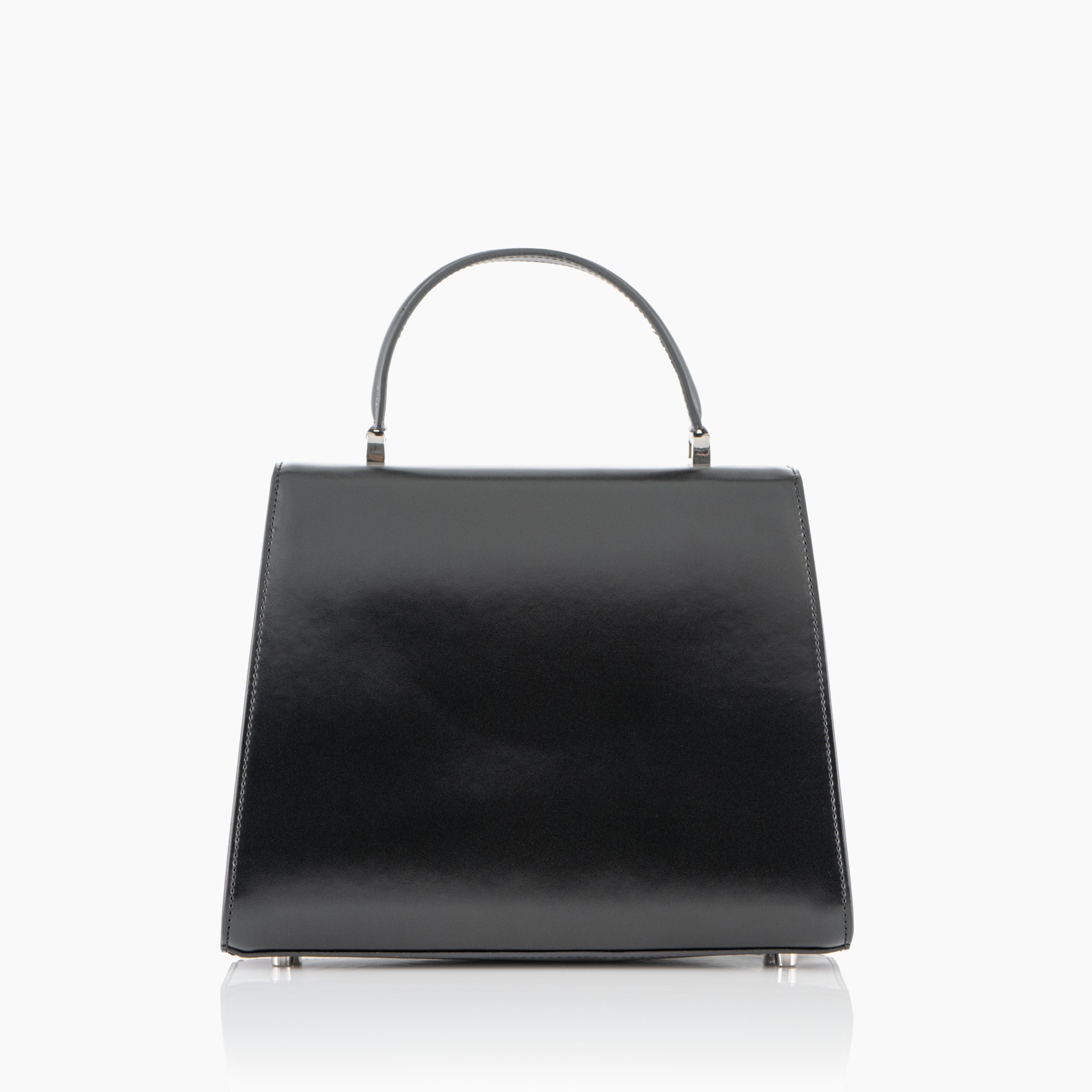 Trasera bolso negro pequeño mujer