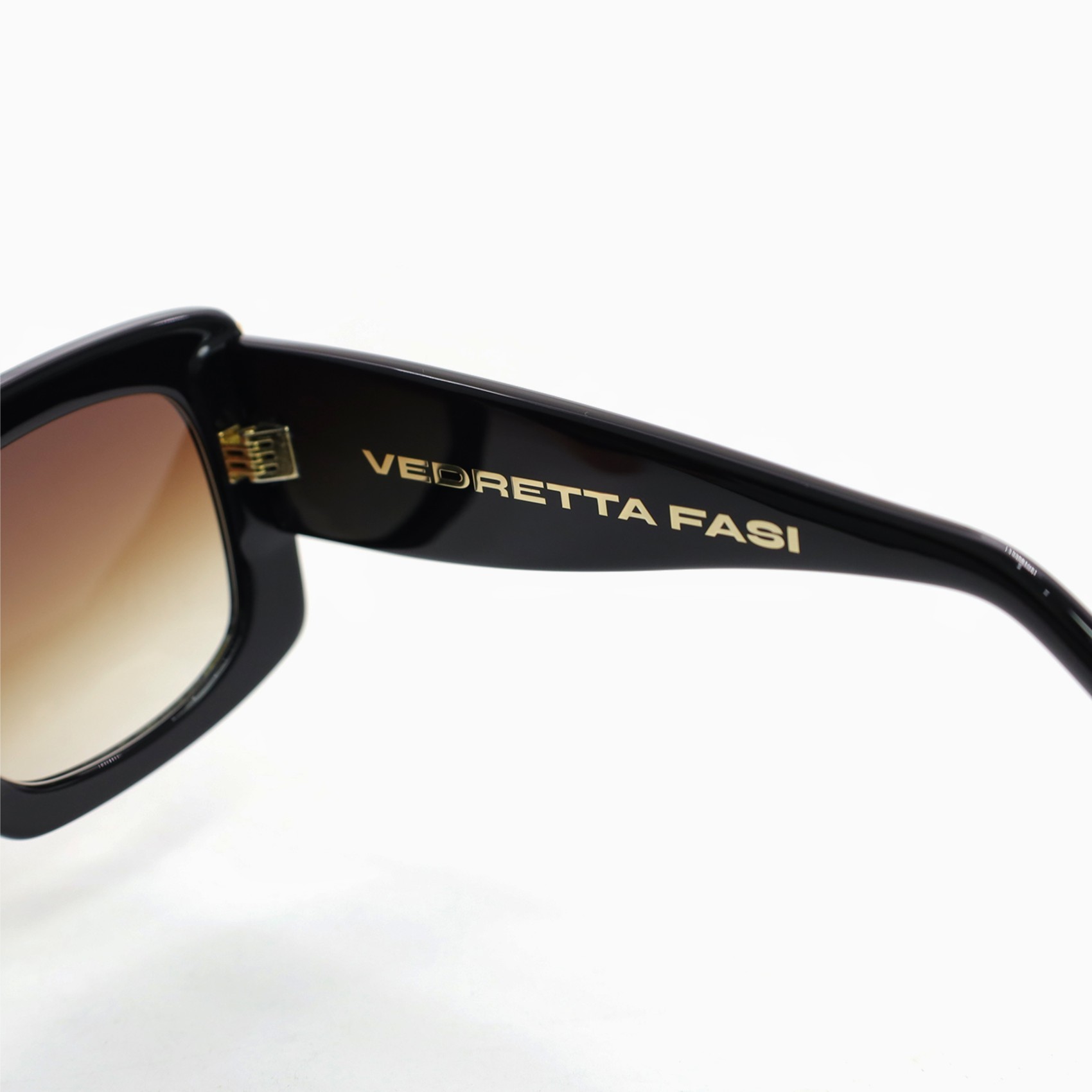 Gafas de sol negras rectangulares