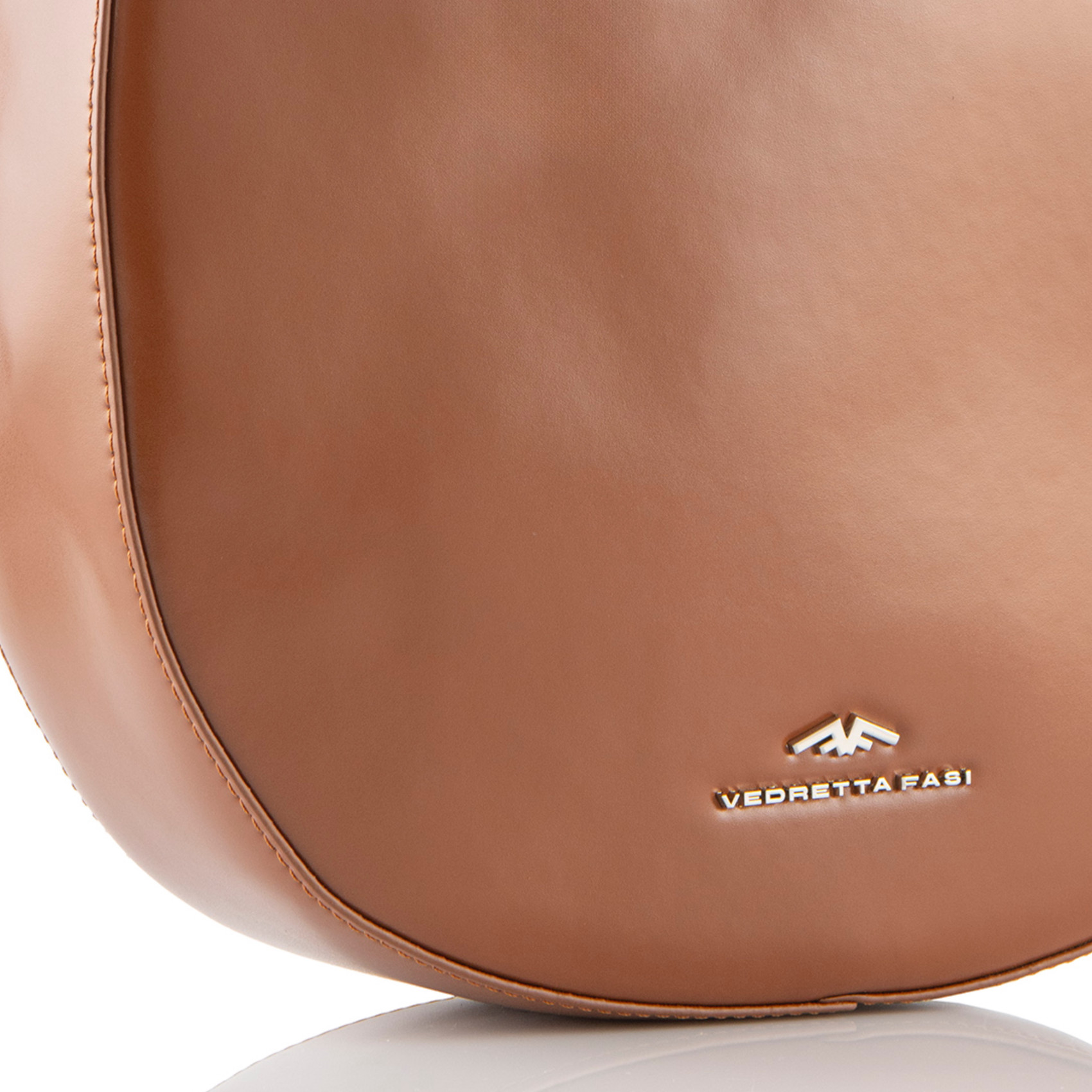 Bolso mediano, funcional para el día...