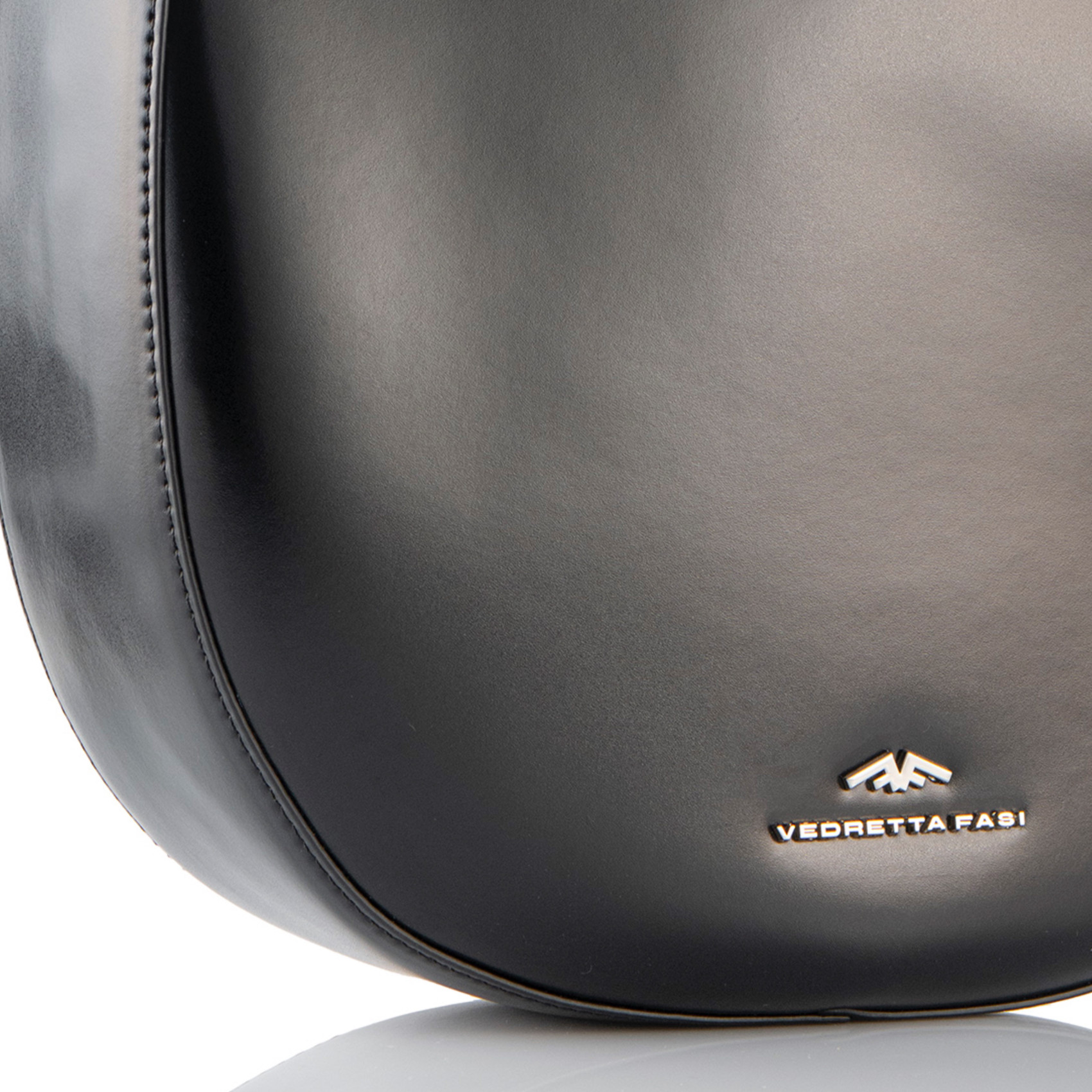 Bolso mediano, funcional para el día a día